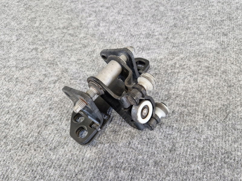 Купить Mercedes sprinter 906 a9067600347 ролик направляющая дверь раздвижных оригинальный номер