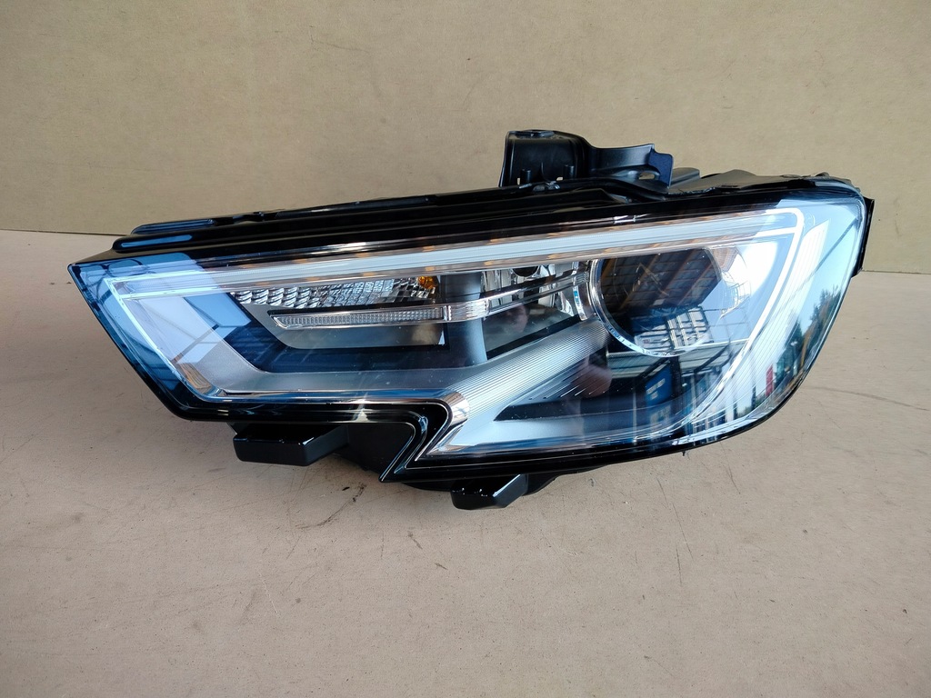 фото №1, Audi a3 8v lift ксенон лампа левая