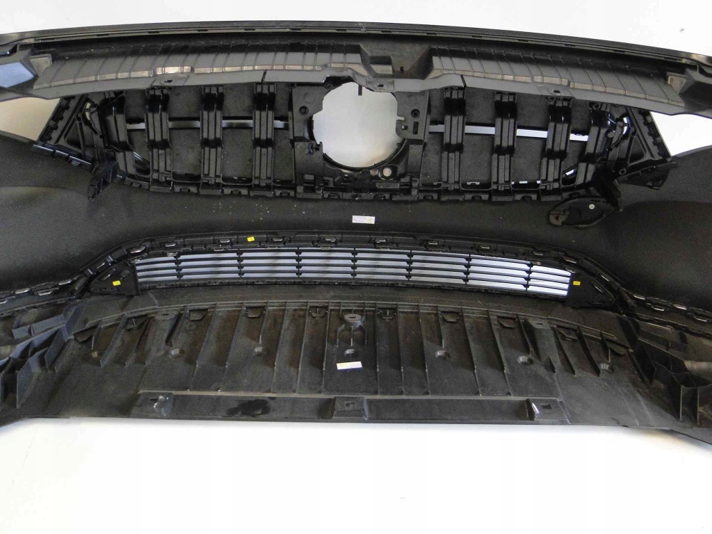 фото №10, Mercedes eqa h243 243 бампер передний верхний часть