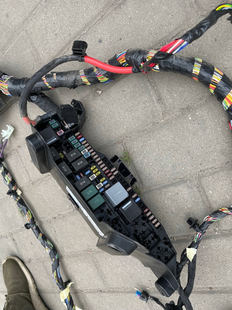 фото №16, Volvo xc40 t5 recharge plug in електропроводка салону