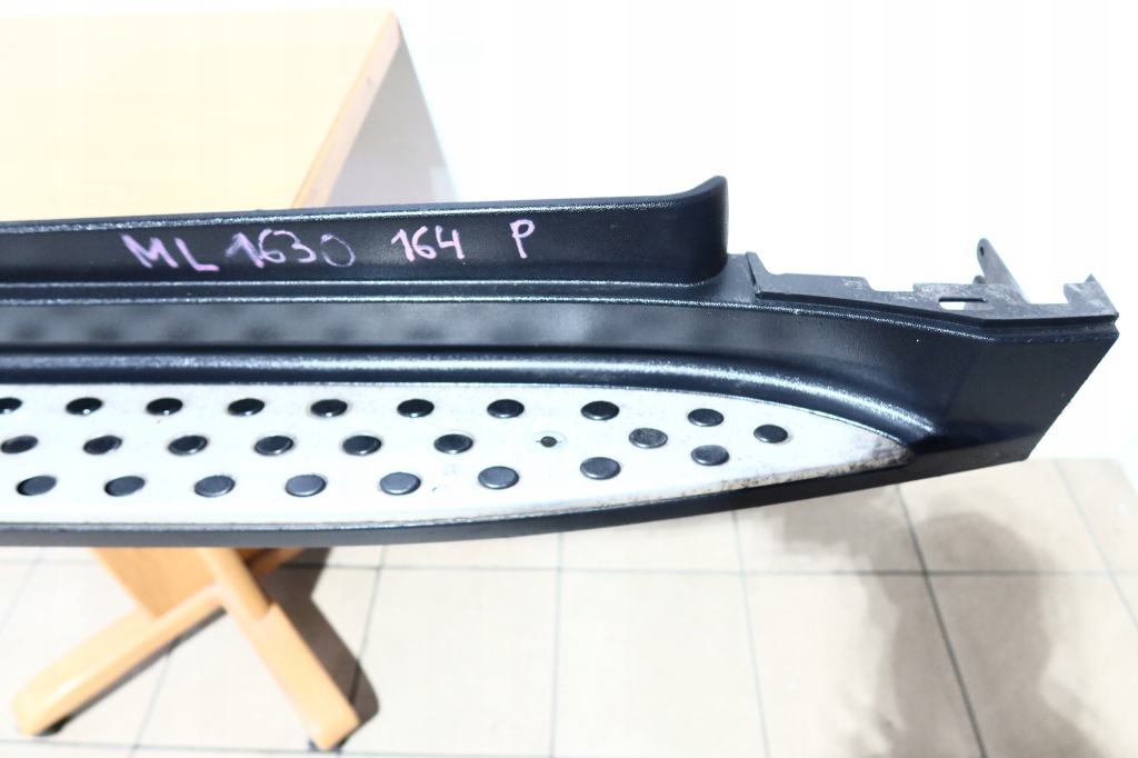 Mercedes w164 ml молдинг подножка вход порог накладка 1646901075 правая Киев