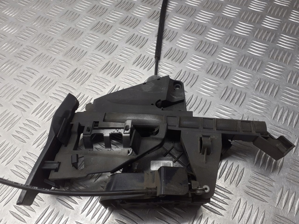 фото №1, Замок дверь правый задняя ford c-max 4pin 3m5ar26412bp