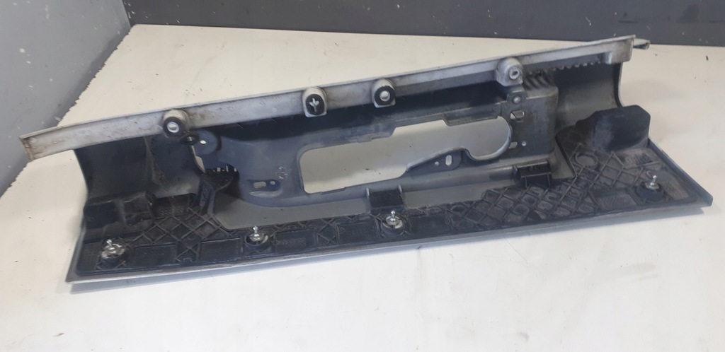 фото №6, Renault trafic iii vivaro рамка лампы задний правой оригинал