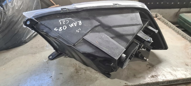 фото №2, Dodge ram 08- фара правый