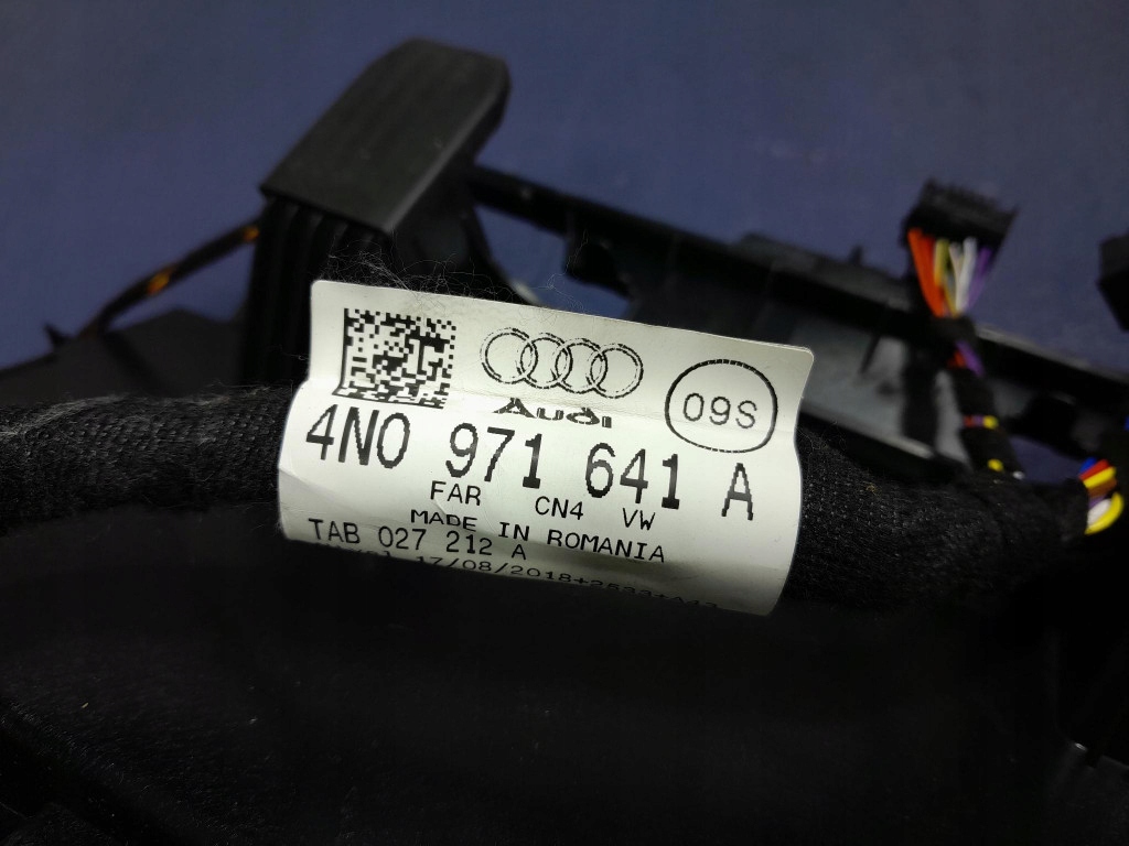 фото №8, Audi a8 d5 рамка каркас туннель среднего 4n1864348