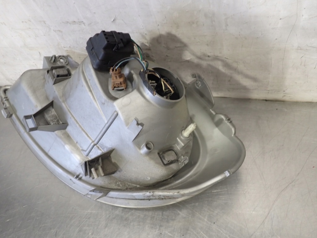 фото №4, Лампа правая передняя renault trafic ii 1.9