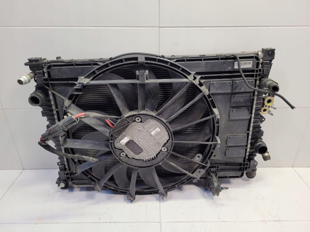 Комплект радиатор jaguar e-pace 2020 gj32-8c607-bc с Разборки