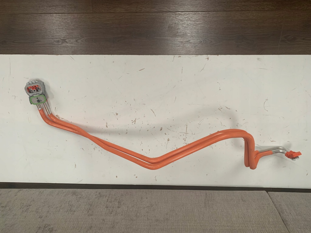 фото №1, Tesla model 3 lift 2021 провода wysokiego напряжения порт зарядки usa