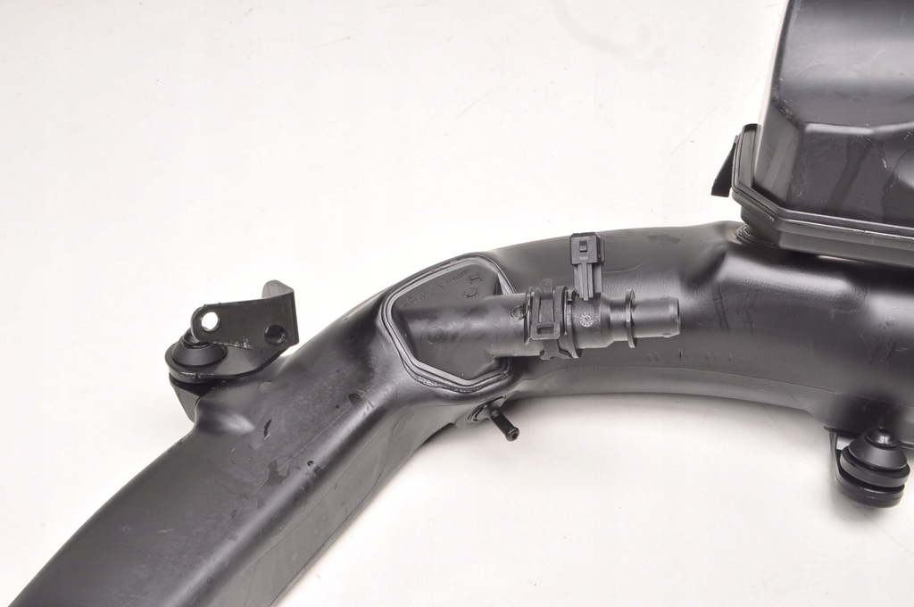 фото №9, Volvo xc70 ii 2.4 d5 205km труба воздухозаборник воздуха 31657655