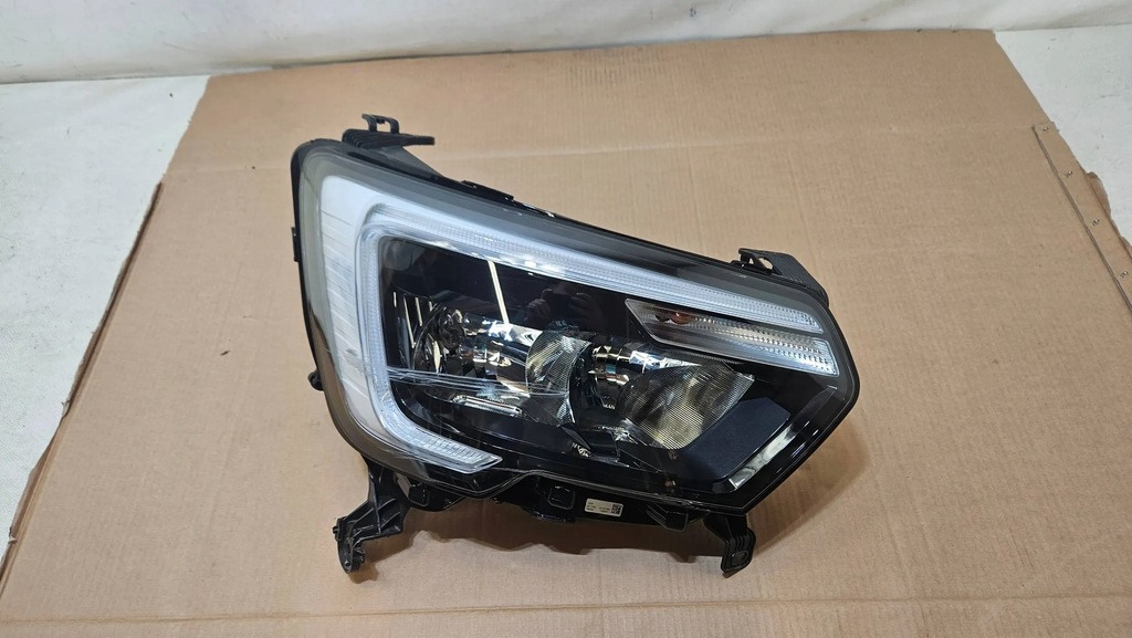 фото №1, Лампа перед передняя правая renault master iii 3 lift 260105567r
