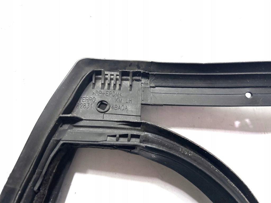 фото №7, Nissan rogue 2015 задняя сторона левая резиновый прокладка дверь задних