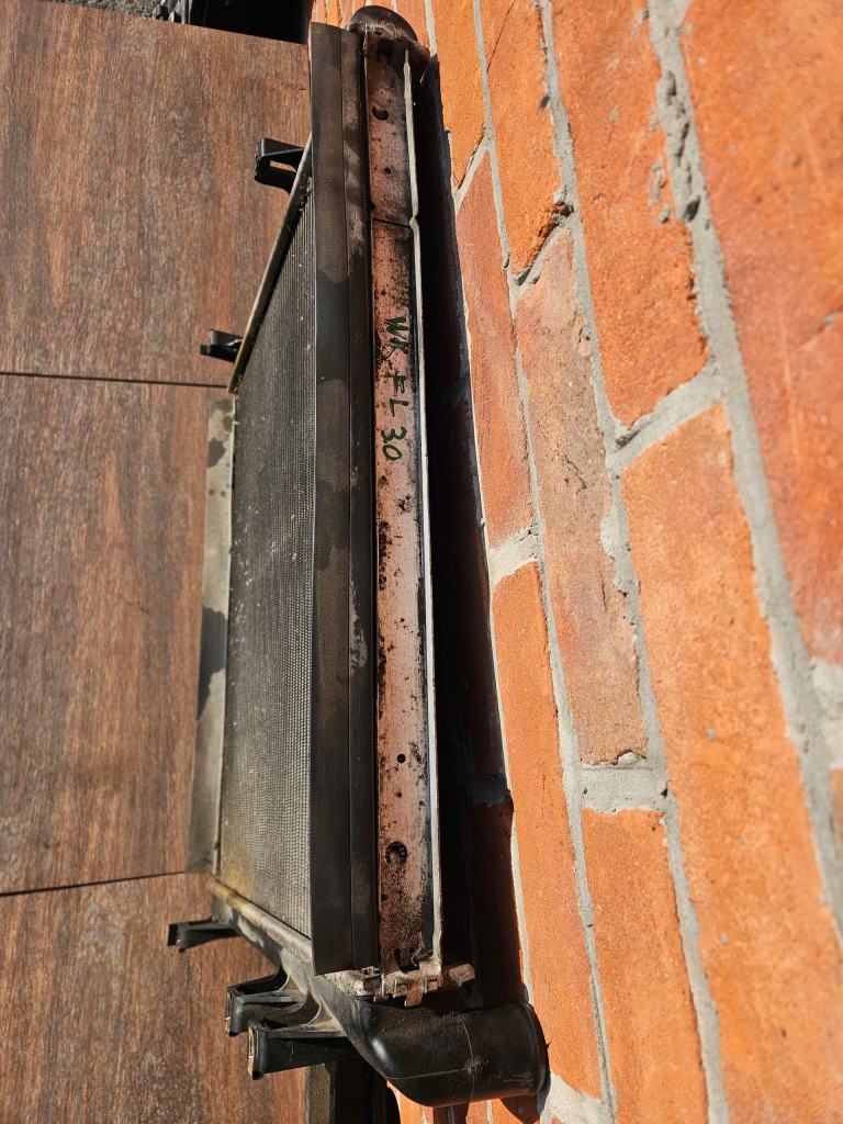 Jeep grand cherokee wk commander xk 5-10r 3.0 crd радіатор води Зі Шроту