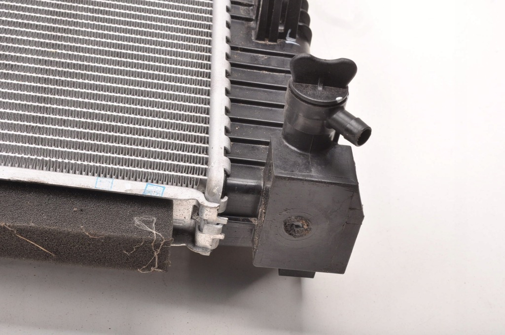 Купити Nissan x-trail iv t33 1.5 vc-t e-power 204km радіатор води