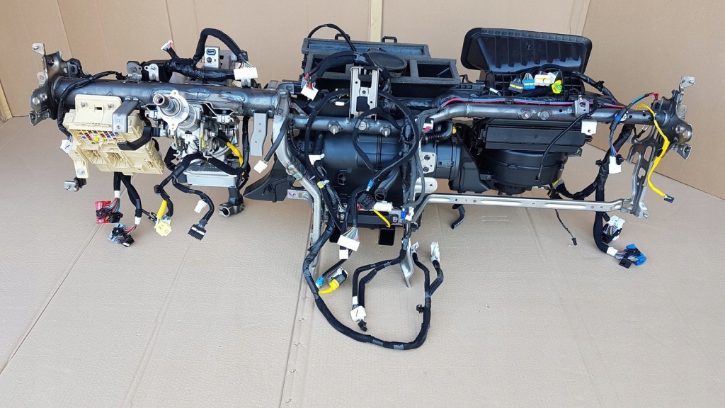 фото №2, Hyundai kona труба каркас pod панель консоль