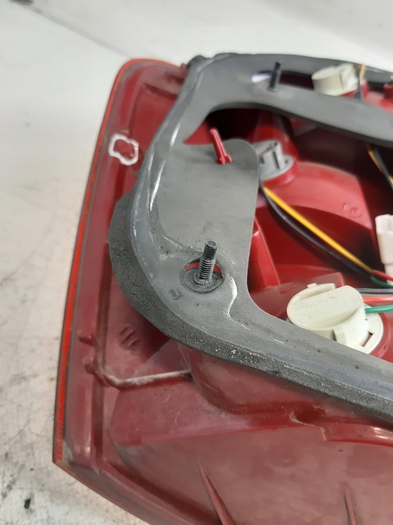 фото №10, Лампа правый задняя kia cerato 1 hb 2006r