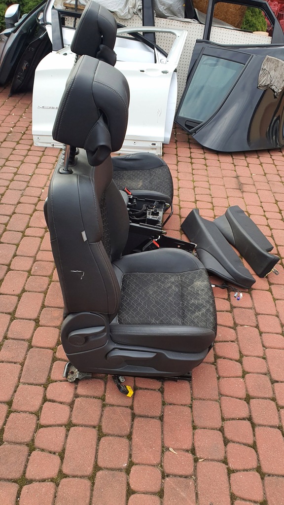 фото №9, Сиденья заднее сиденье peugeot 3008 мониторы