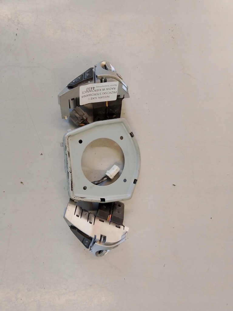 фото №1, Nissan juke i кнопка переключатель управление радио w руль