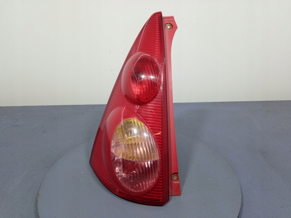 фото №1, Peugeot 107 05- лампа задняя левая задняя 81560-0h040