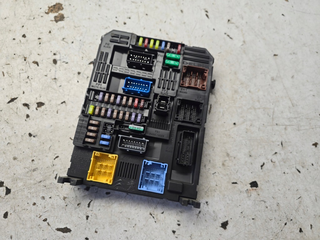 фото №1, Opel crossland x коробка запобіжників bsi 9819851280 1.5 дизель