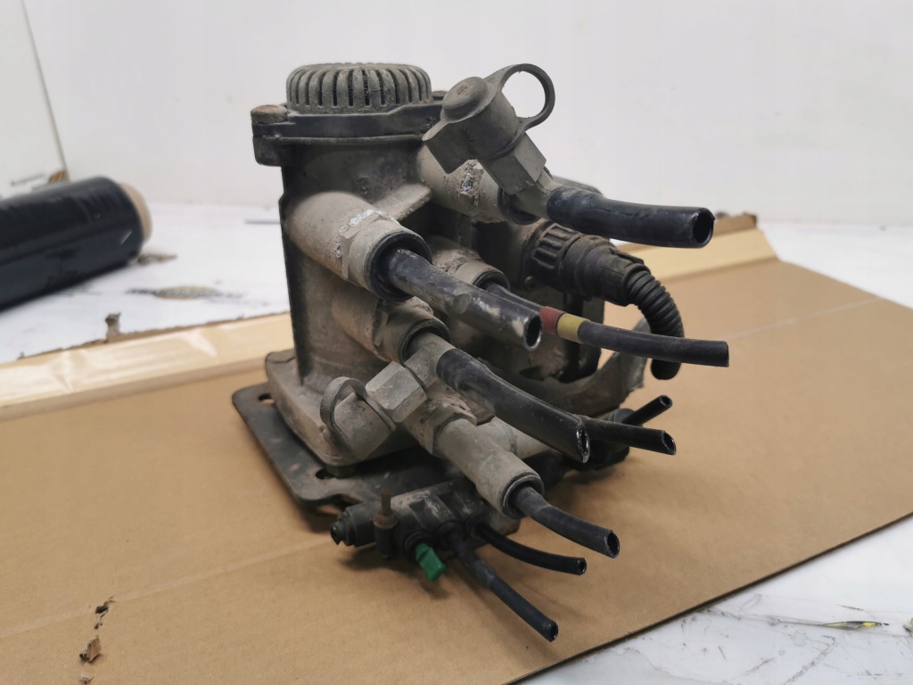 Клапан ebs renault magnum 5010612854 all/n/d2 Цена