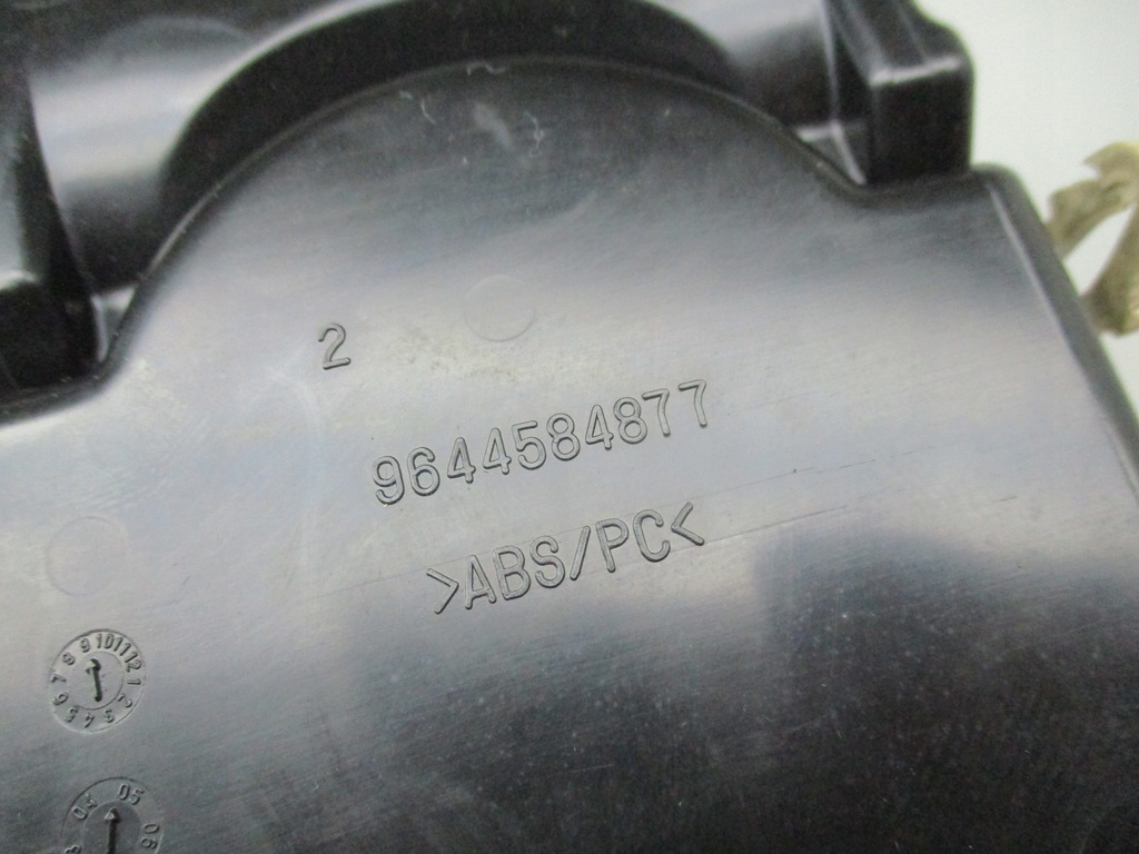 фото №9, Peugeot 407 04-11 кронштейн na чашка 9644584877 панель тунель