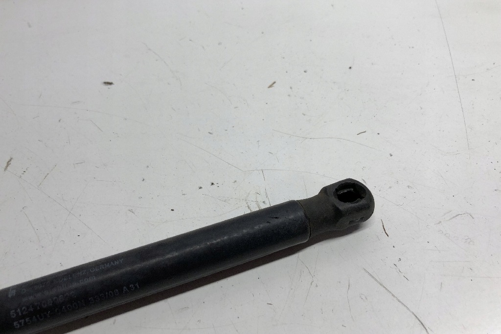 фото №8, Лівий привід кришки багажника bmw 1 e81 7060622 2.0l дизель 105kw 2009