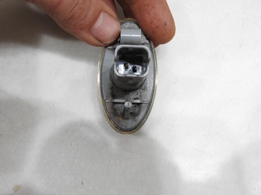 фото №7, Поворотник крила peugeot 407 9680057480