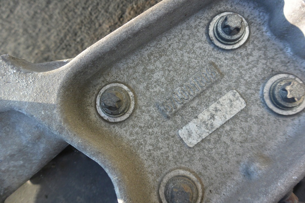 фото №9, Maserati ghibli quattroporte поворотный кулак ступица перед 2wd привод задняя