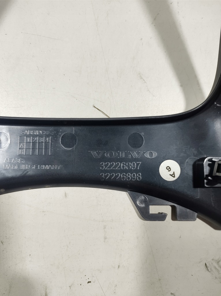 фото №6, Volvo xc40 21r рамка пластик тунель середнього 32226897