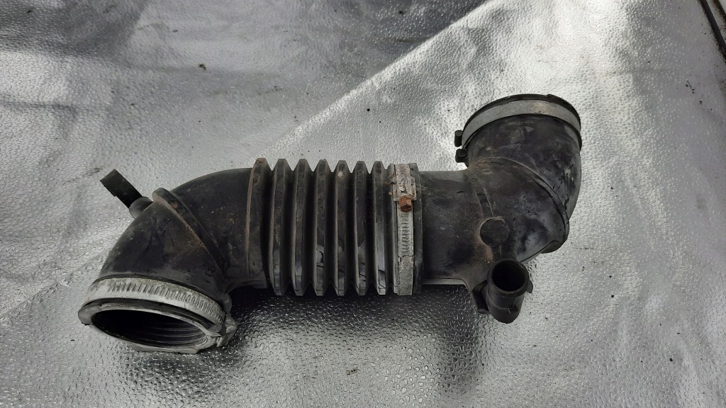 фото №2, Volvo v40 s40 lift fl 1.8 труба воздухозаборник воздуха