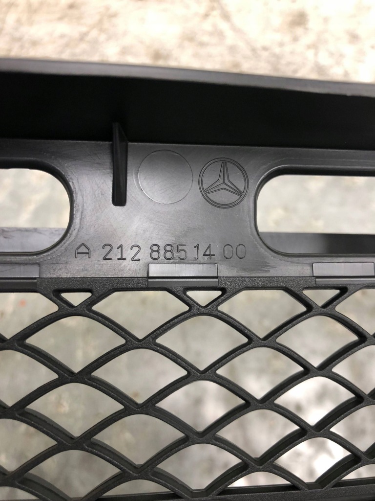 Решітка радіатора решітка  mercedes w212 рестайлінг  a2128851400 Зі Шроту