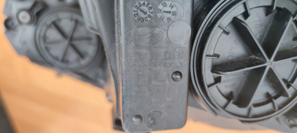 фото №5, Hyundai ix20 правая лампа перед фара правый rh