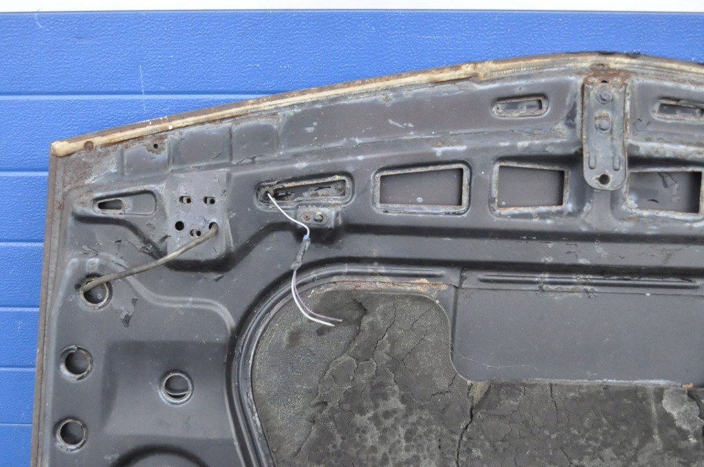 Bmw e24 капот кришка відсік двигуна 146/0 в Україні