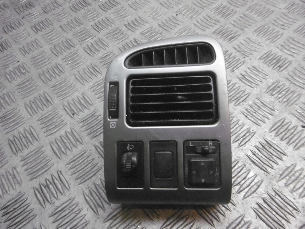 фото №1, Решётка обдув левая toyota avensis t25 55661-20220