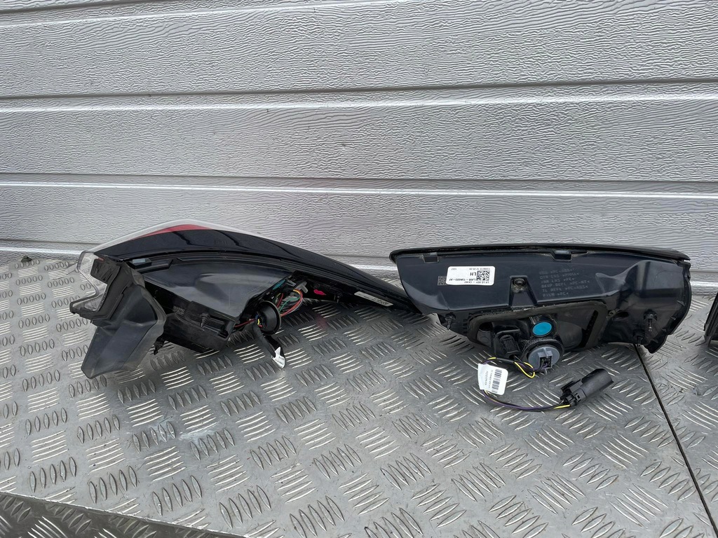 фото №11, Ford escape mk4 лампы задняя комплект правая 20- lj6b-13404-ag