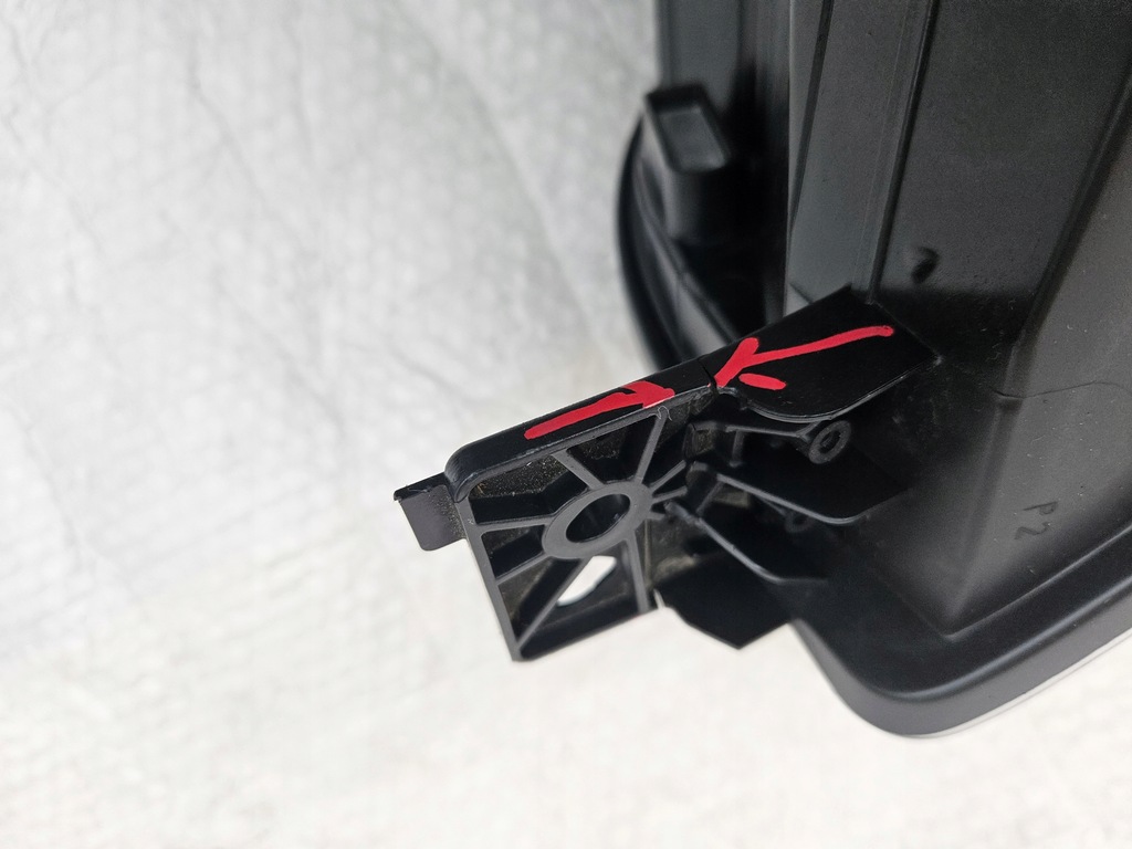 фото №11, Opel combo e лампа левая правая 9816825480 9816825580