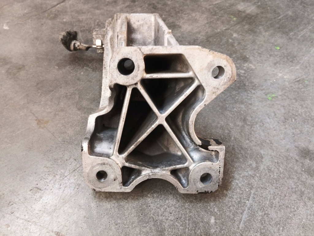 фото №5, Кронштейн кронштейн кронштейн hpla6037ab jaguar land rover range rover 2.0 d