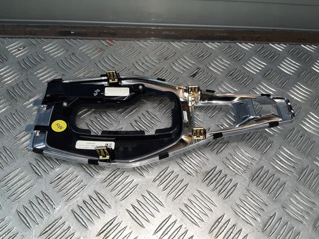 фото №8, Chevrolet camaro 23281831 середина чехлы