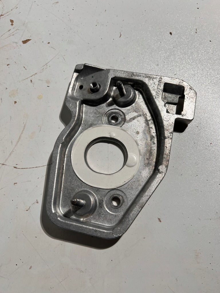 фото №1, Volvo xc90 ii кронштейн насоса гальмівний 31676894