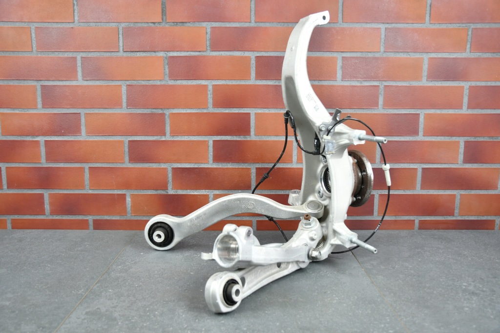 Поворотний кулак права перед амортизатор правий привідний вал права bmw m8 f93 m-power 1km Недорого