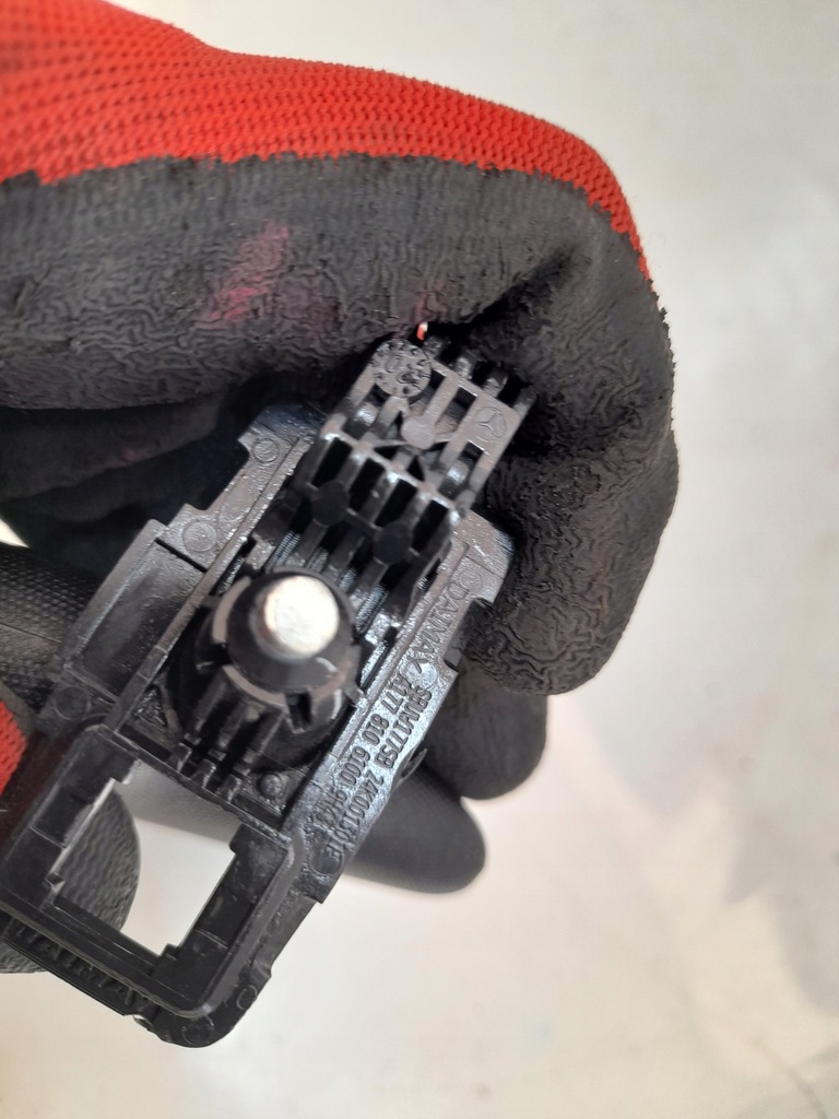 фото №16, Mercedes gla h247 20- защита солнцезащитная левая правая usa