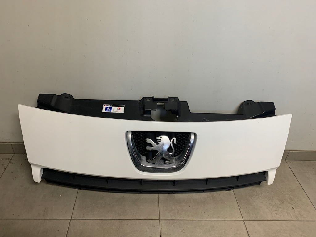 фото №1, Peugeot expert передняя решётка радиатора решётка радиатора