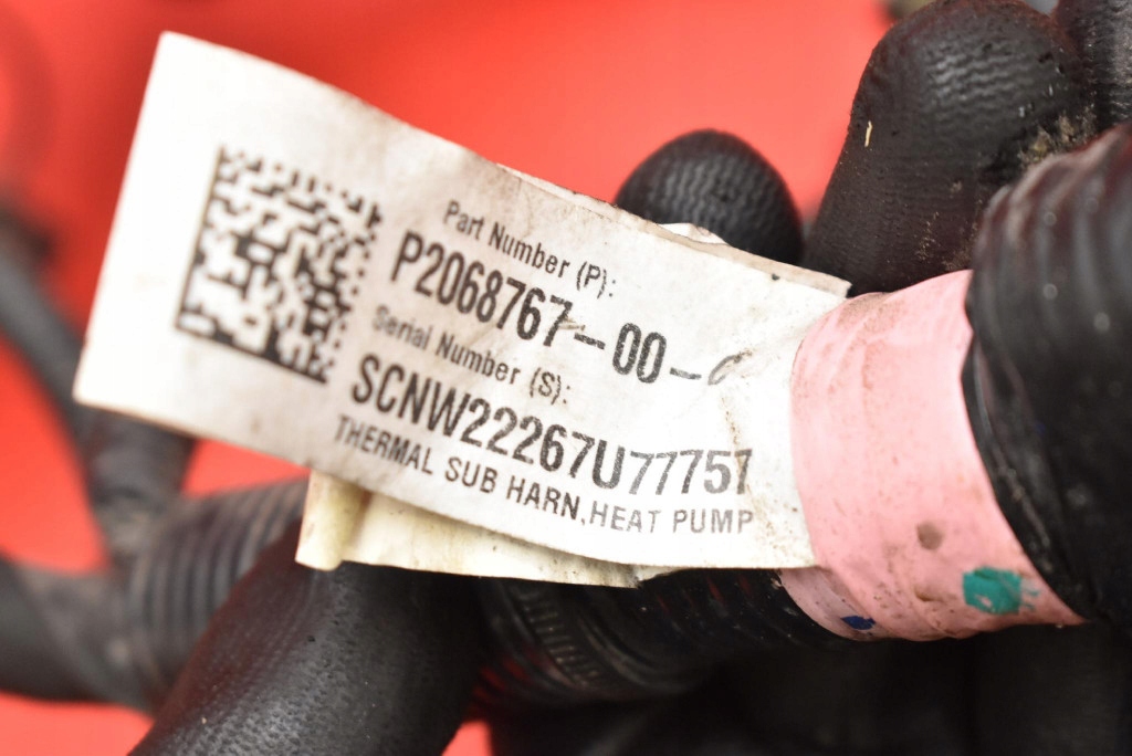 Жгут электропроводка насоса тепла p2068767-00-c tesla model y 60 kwh 299 km Недорого