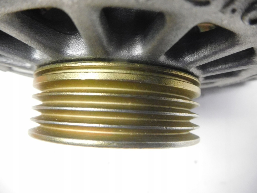 Генератор renault clio 2 1.2 оригинальный номер 7711134795 Оригинал