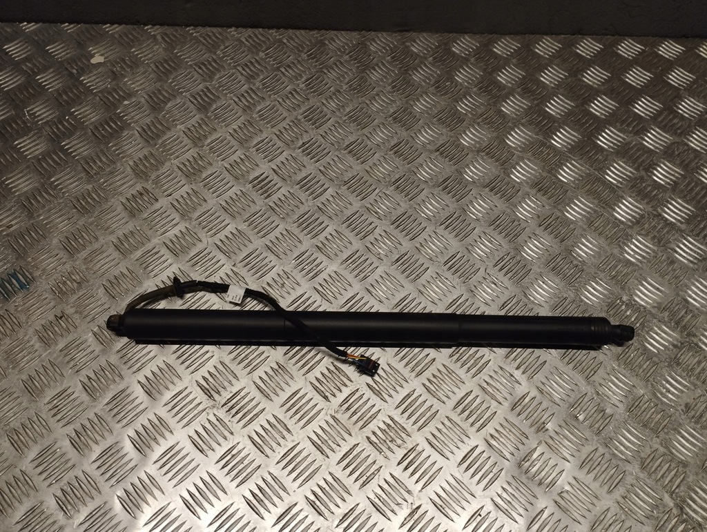 фото №10, Porsche macan 95b привід амортизатор кришки 95b827851c