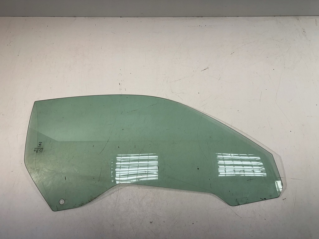 фото №1, Стекло правая ferrari california f149