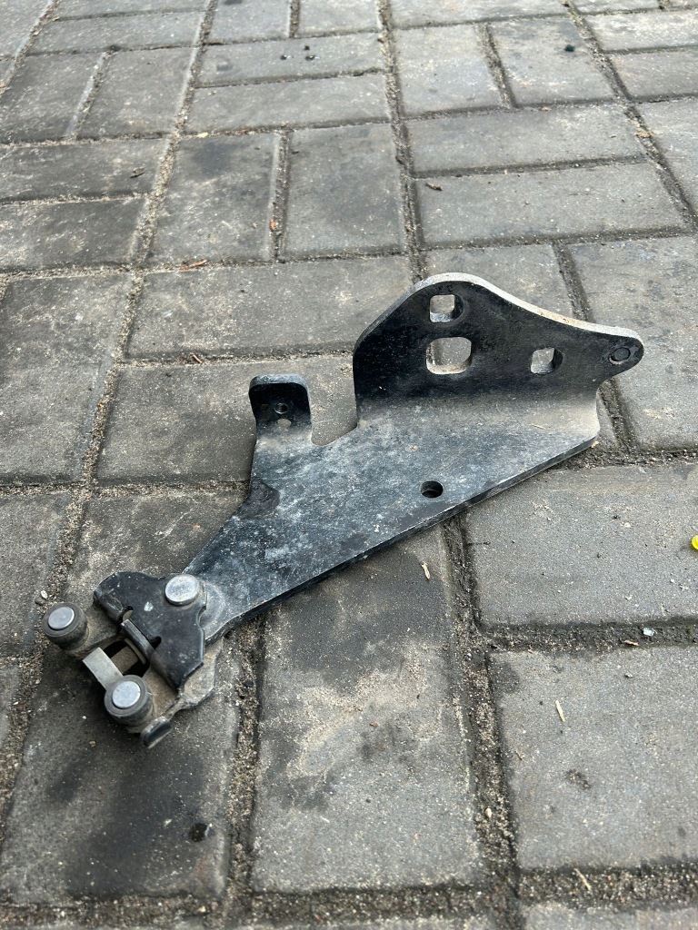 фото №1, Renault kangoo ii lift петля дверь раздвижных задняя правый 497645