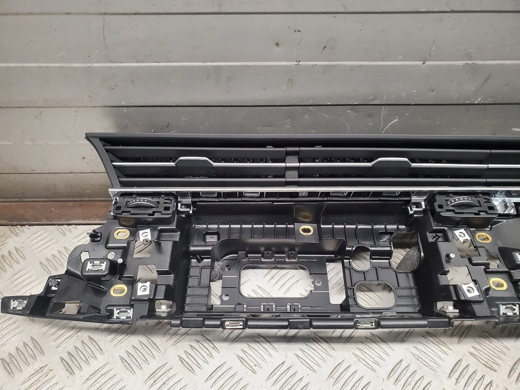 фото №7, Audi q8 4m8820902d с передний решётки обдув