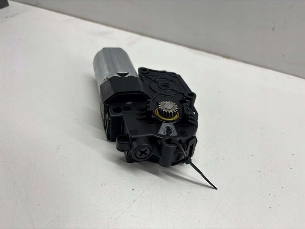 Моторчик люк volvo xc60 31442109 с Разборки
