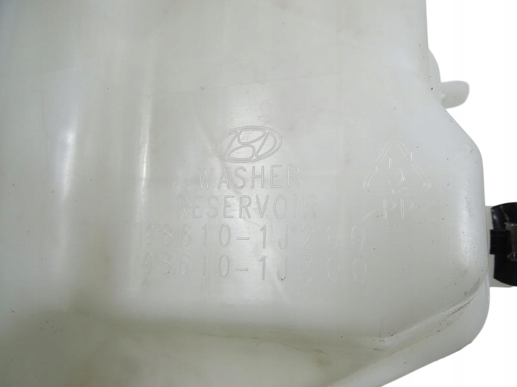 фото №14, Бачок жидкость омывателя + моторчик hyundai i20 i lift fl 2012-2015